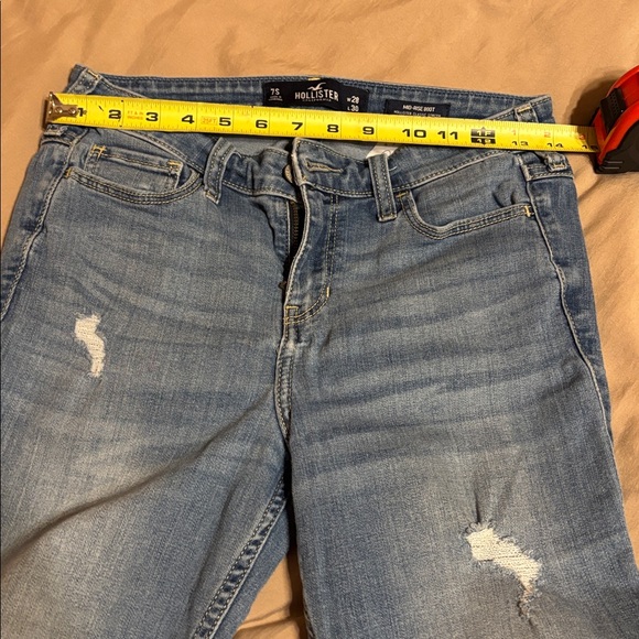 HOLLISTER & CO. Women's Juniors Size 7s Distressed Mid-Rise Straight Leg Jeans - Picture 1 of 5